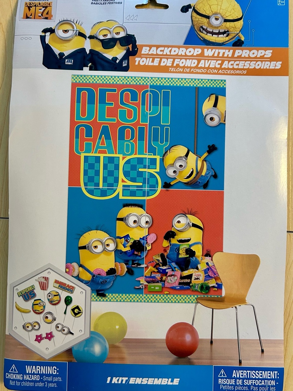 Universal Minions Blue and Yellow Party Backdrop with Props